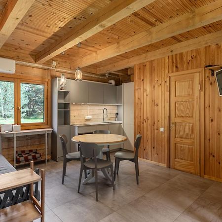 Roze Guest Houses Sklandas Bernati Exterior photo