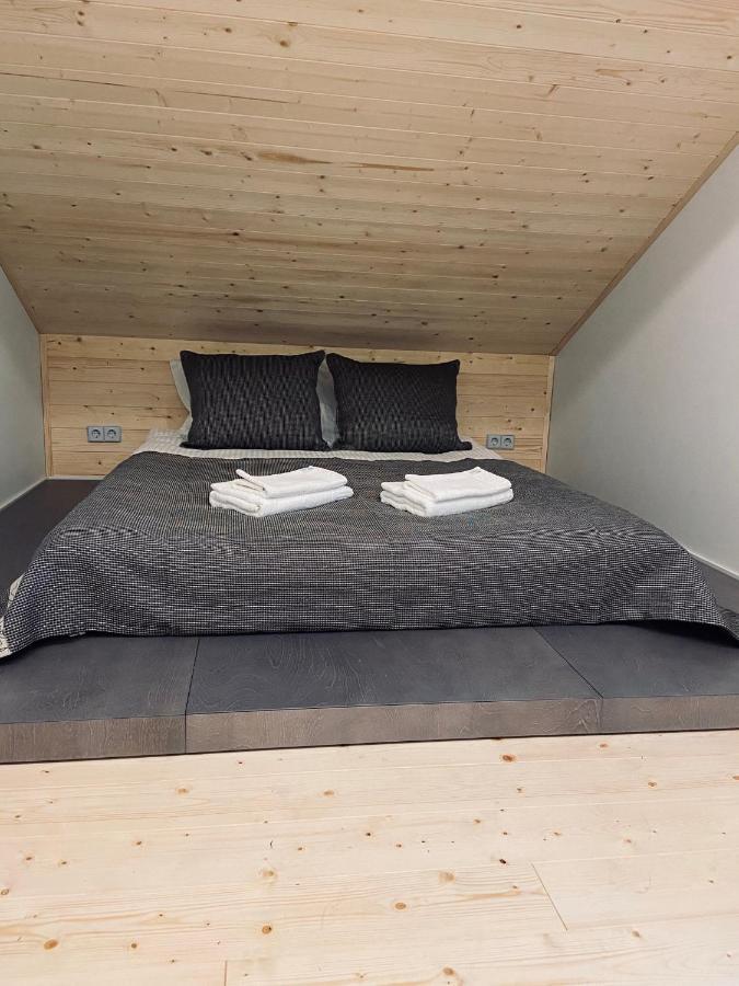 Roze Guest Houses Sklandas Bernati Exterior photo