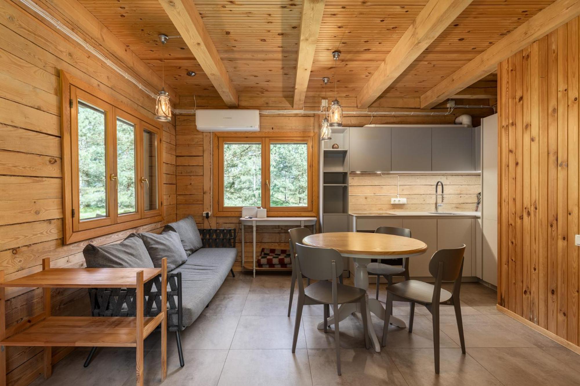 Roze Guest Houses Sklandas Bernati Exterior photo